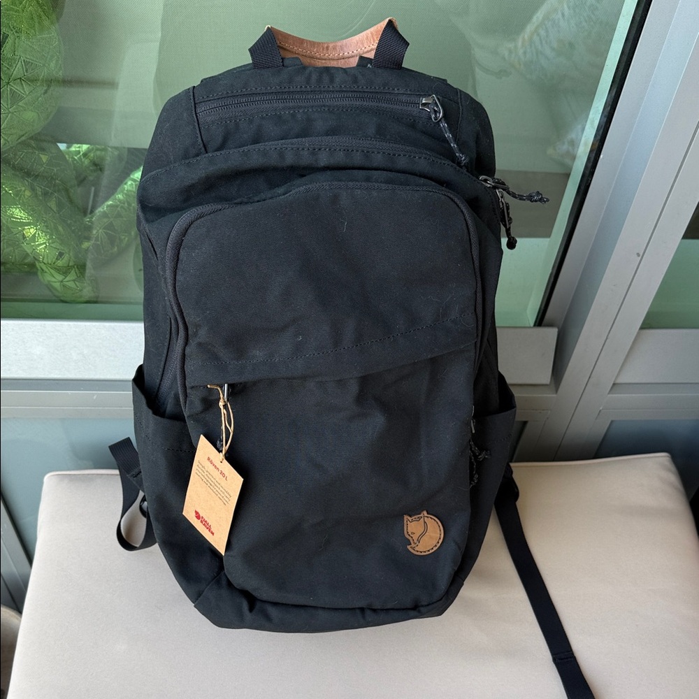 Black Fjall Raven Backpack